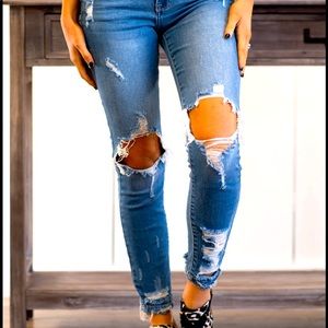 CELLO light wash distressed skinny jeans | Size 11